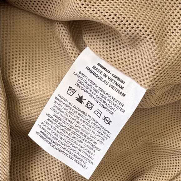 Nike Men's Zip-Up Sweater in Beige and Cream size small new tags, 100% polyester - Picture 13 of 13